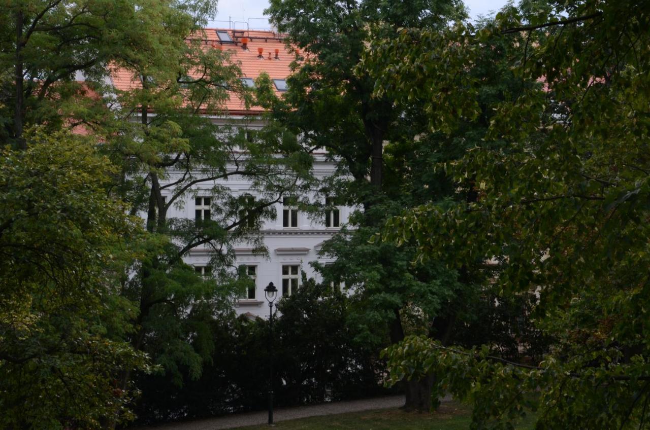 Chevron Hotel Praga Exterior foto